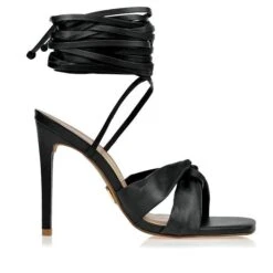 UZA RESSORT BLACK HEELS